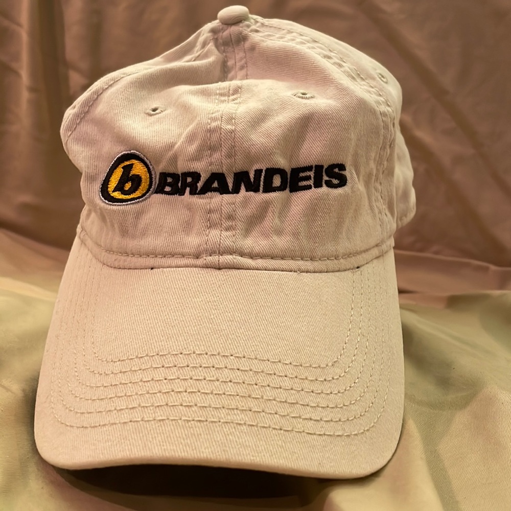 A white hat